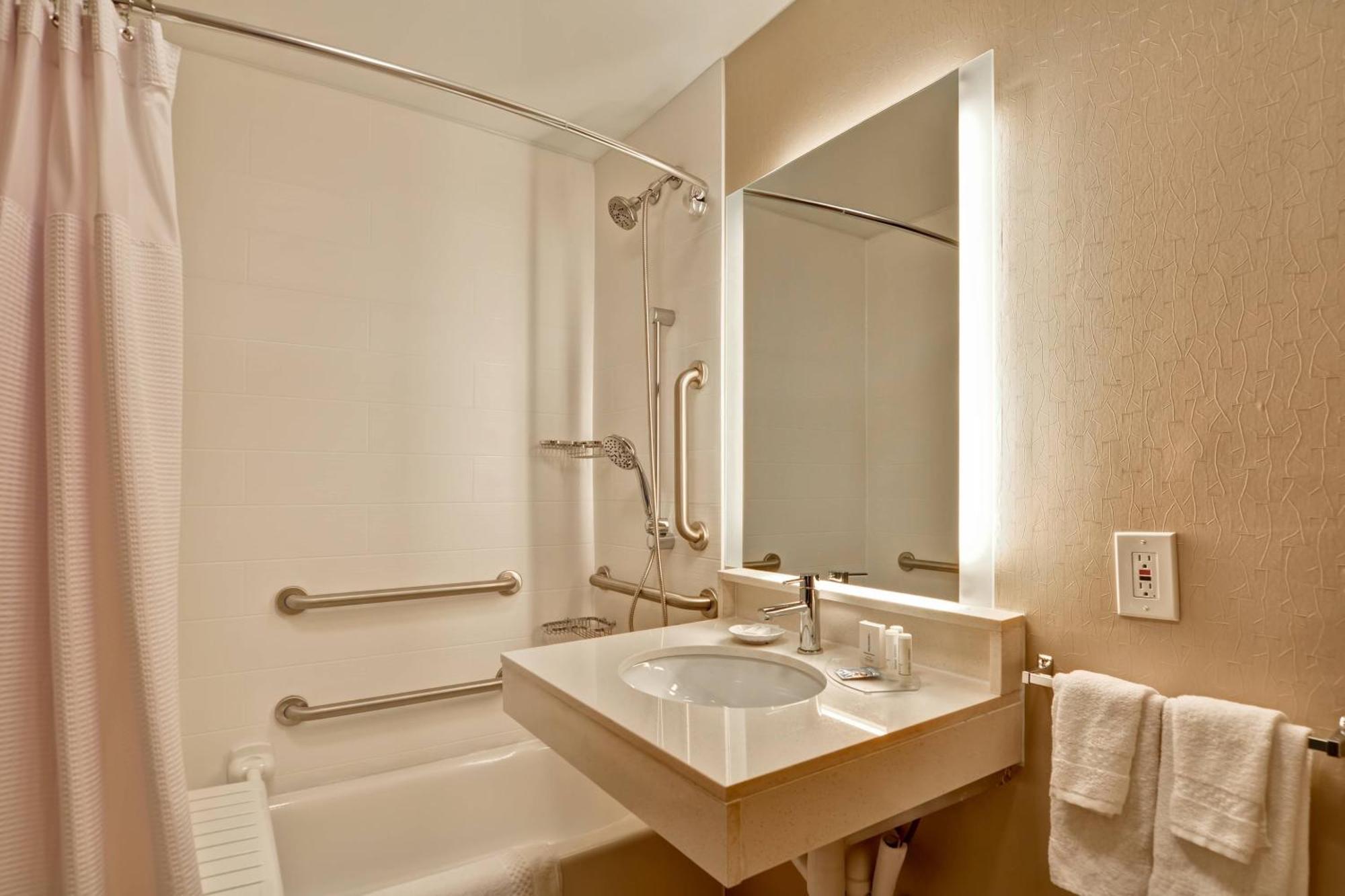 Springhill Suites Lexington Near The University Of Kentucky Екстериор снимка